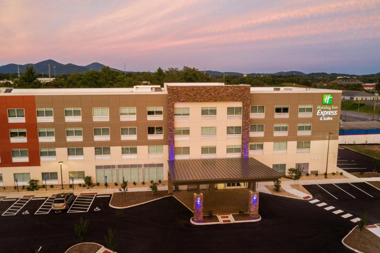 Holiday Inn Express & Suites - Roanoke - Civic Center Екстер'єр фото