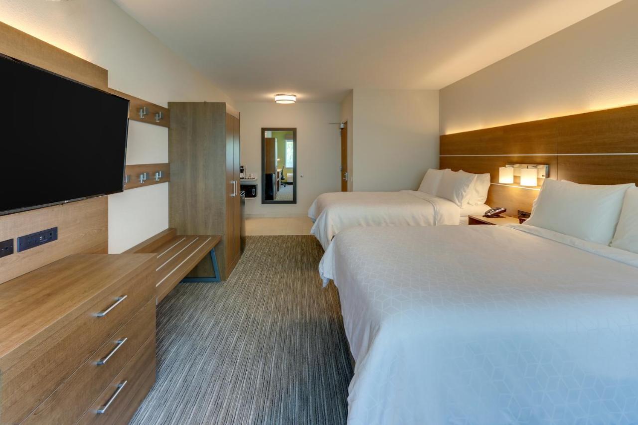 Holiday Inn Express & Suites - Roanoke - Civic Center Екстер'єр фото