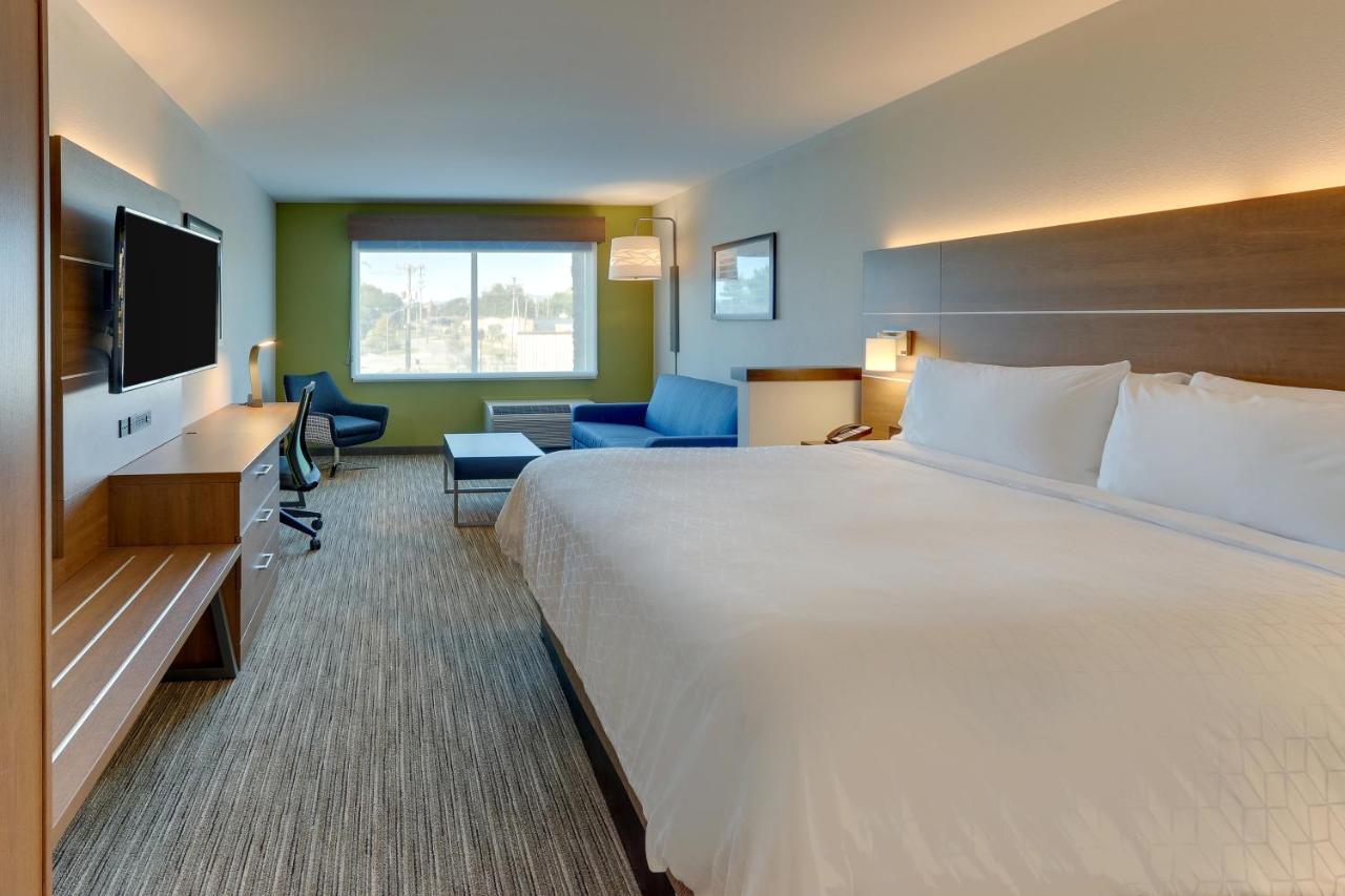 Holiday Inn Express & Suites - Roanoke - Civic Center Екстер'єр фото