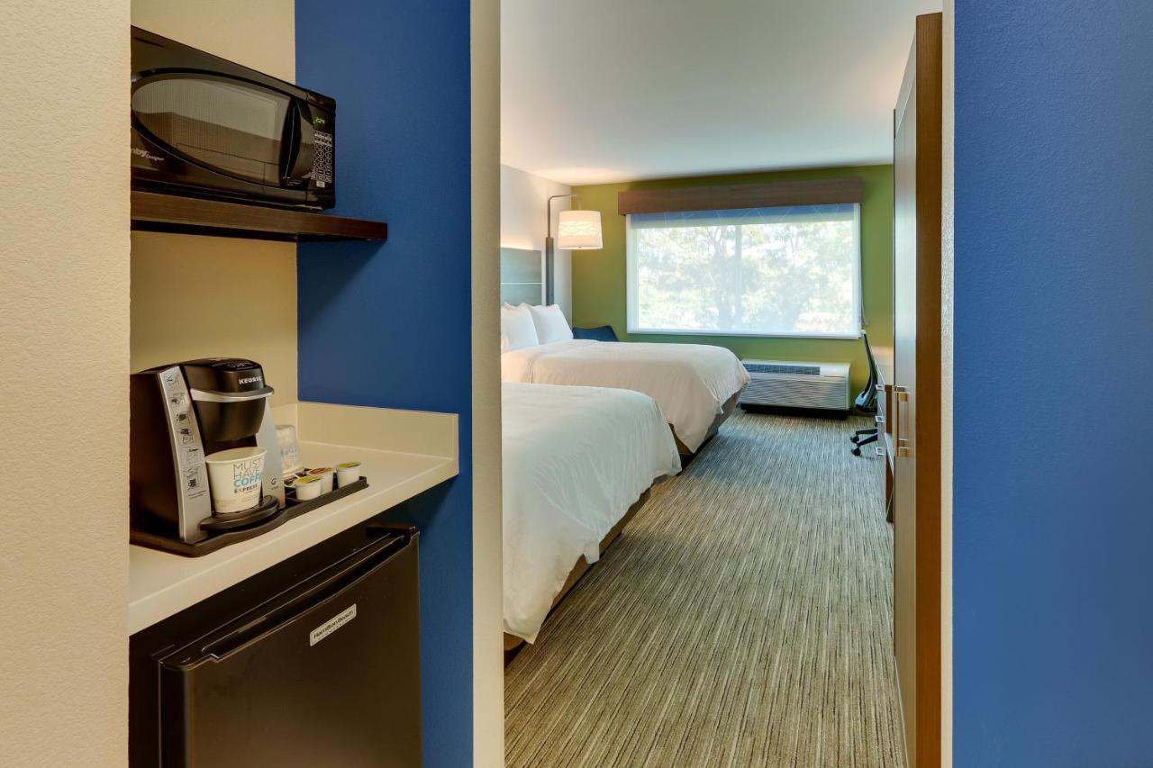 Holiday Inn Express & Suites - Roanoke - Civic Center Екстер'єр фото