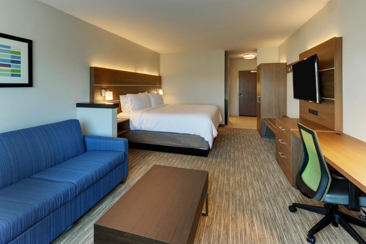 Holiday Inn Express & Suites - Roanoke - Civic Center Екстер'єр фото