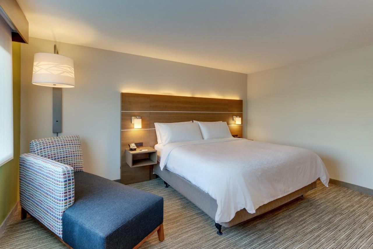 Holiday Inn Express & Suites - Roanoke - Civic Center Екстер'єр фото