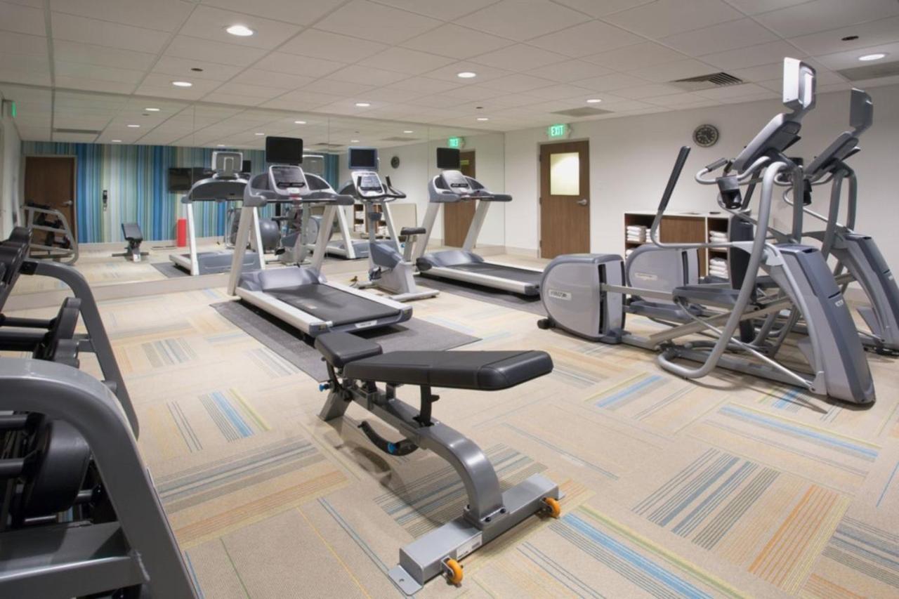 Holiday Inn Express & Suites - Roanoke - Civic Center Екстер'єр фото