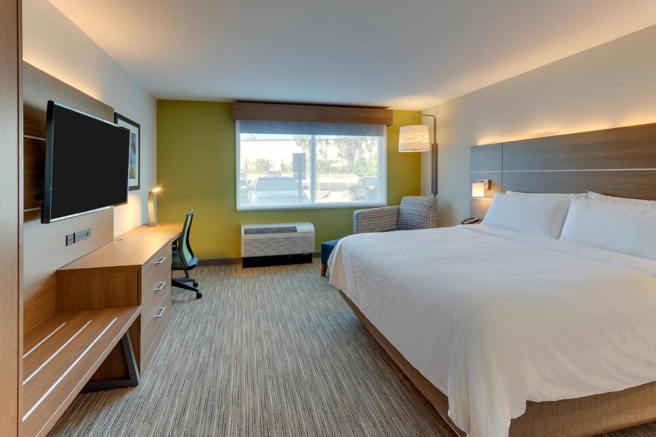 Holiday Inn Express & Suites - Roanoke - Civic Center Екстер'єр фото