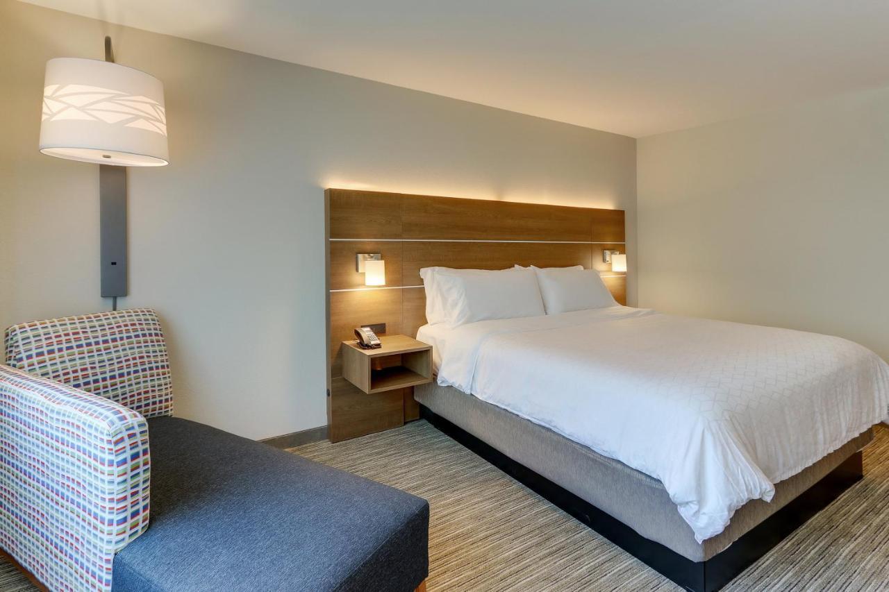 Holiday Inn Express & Suites - Roanoke - Civic Center Екстер'єр фото